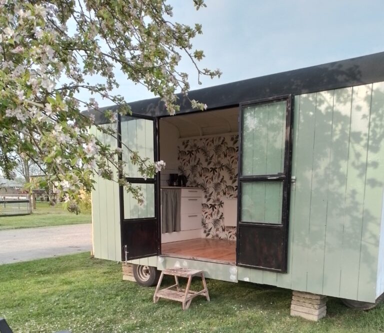 vakantiehuisje op charmecamping Pietersfarm Friesland, Scherpenzeel